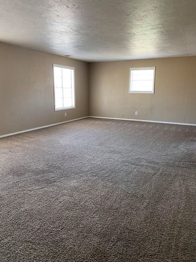 Building Photo - Harrison Properties Unit 419 S Harrison C