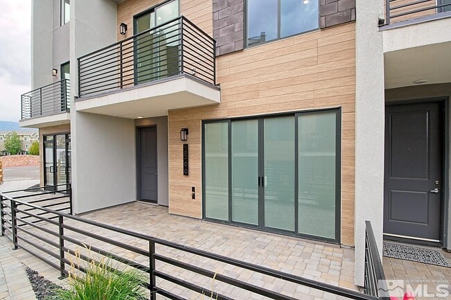 Photo - 2566 River Hatchling