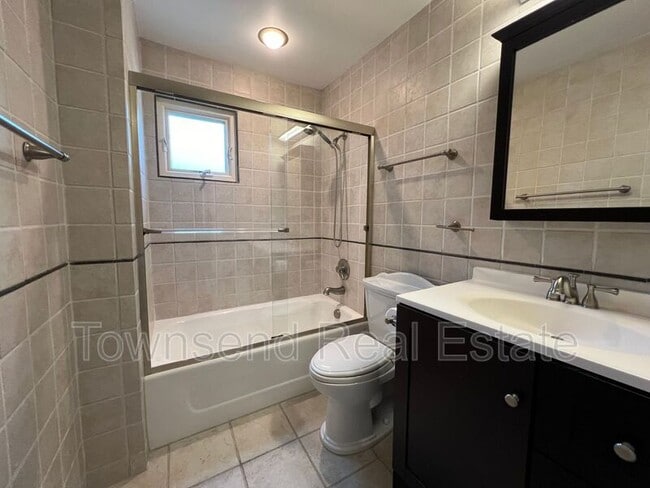 Photo - 211 Ellington St