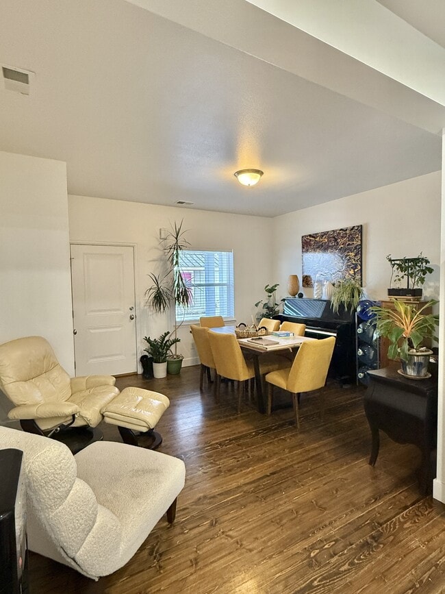 Photo - 4050 Sveta Ln