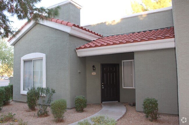 Building Photo - Super Cute 3 bed 2 bath in Gated Community Rental