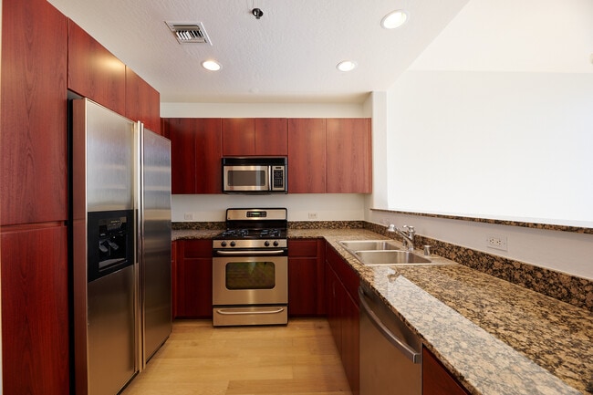 Photo - 17 W Vernon Ave Unidad 610