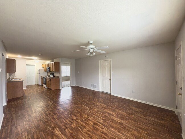 Photo - 2562-2562 E Morris Dr Unit 2562 E Morris Dr