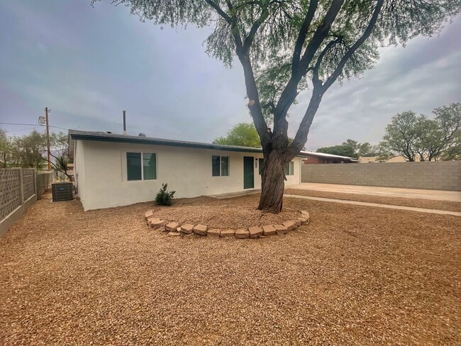 Photo - 4349 E Lester St