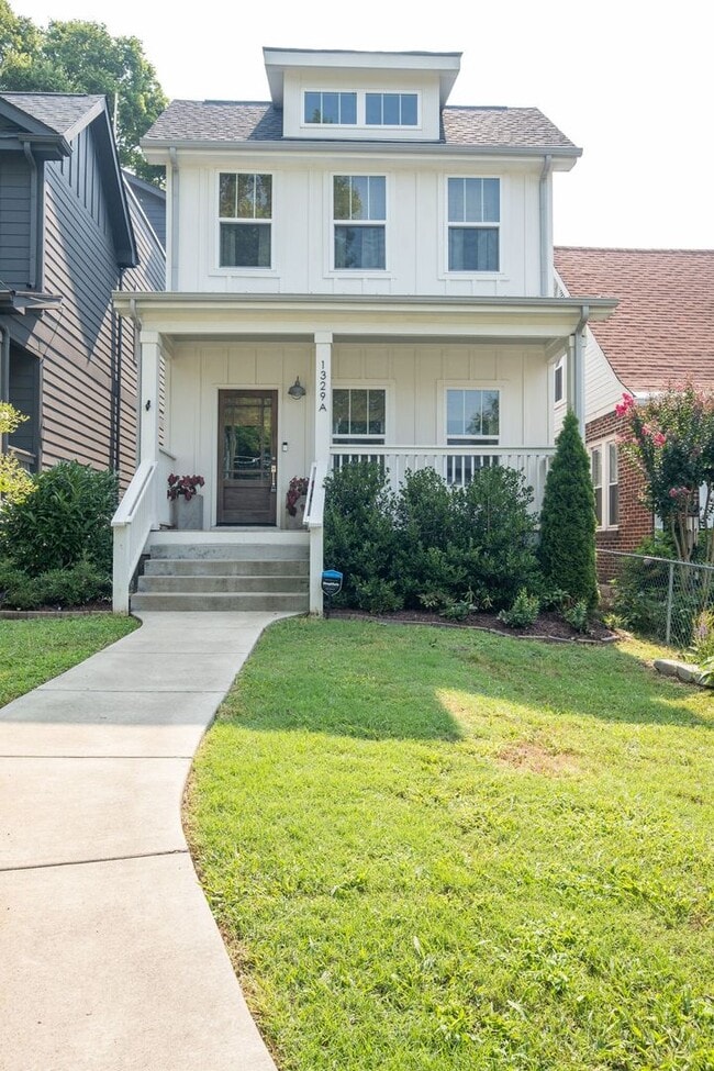 Building Photo - Awesome 3 Bedroom East Nashville Home with...
