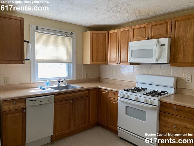 Building Photo - 460A Highland Ave. Unit 2