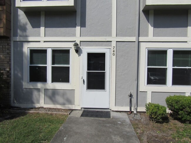 Photo - Charming 2 bed, 1.5 bath