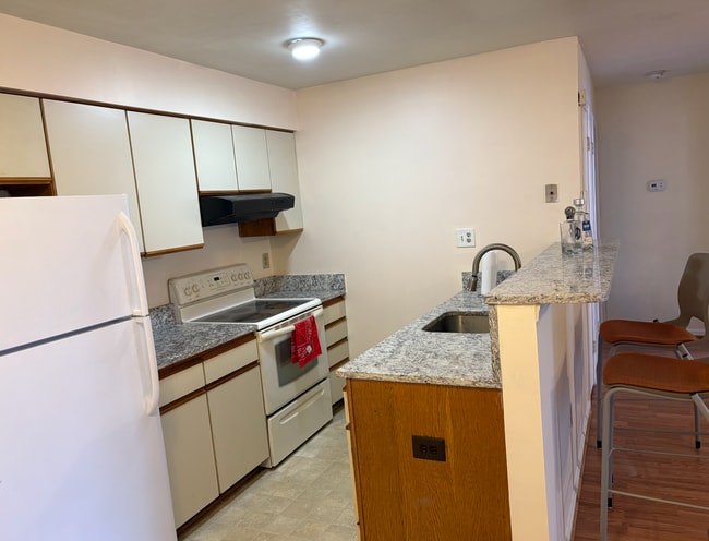 Photo - 8611 Beekman Pl Unit B