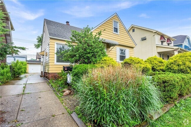 Building Photo - 4821 E 84th St Rental