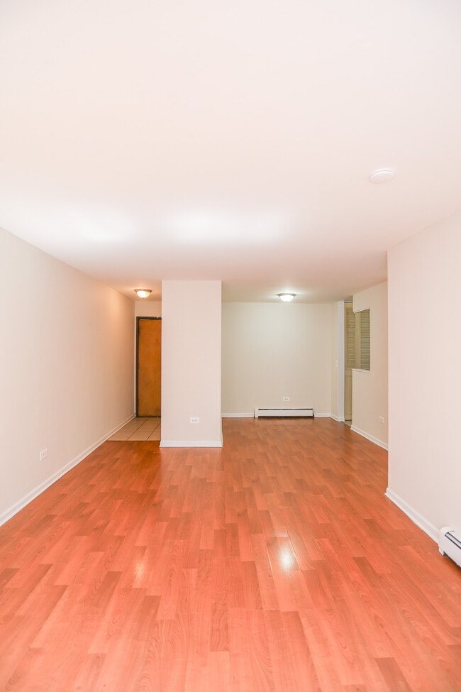 Photo - 1064 W Catalpa Ave Unit #520