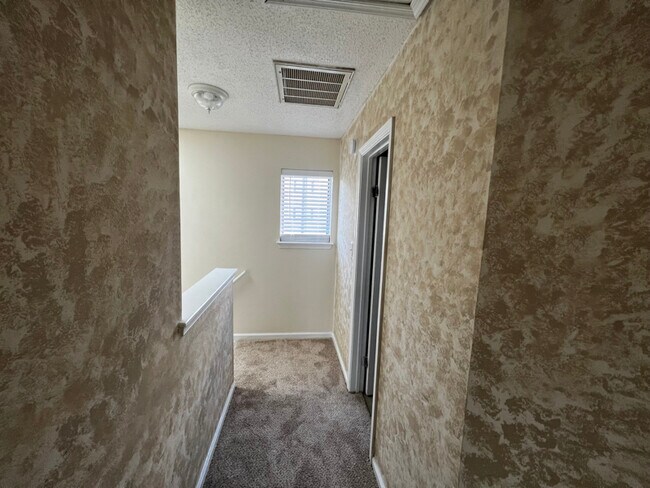 Photo - 343 Lee's Ml Dr