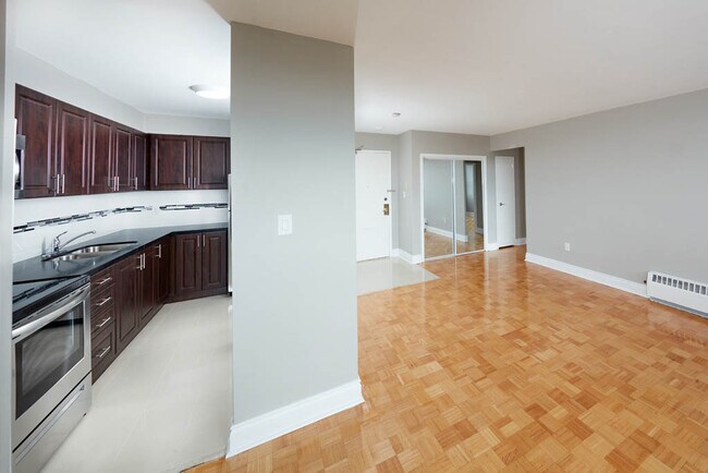 Photo - Royale Apartments