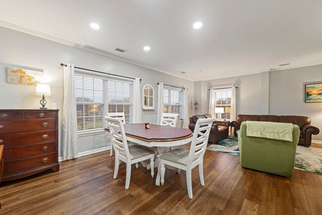 Photo - 5433 Village Dr NW