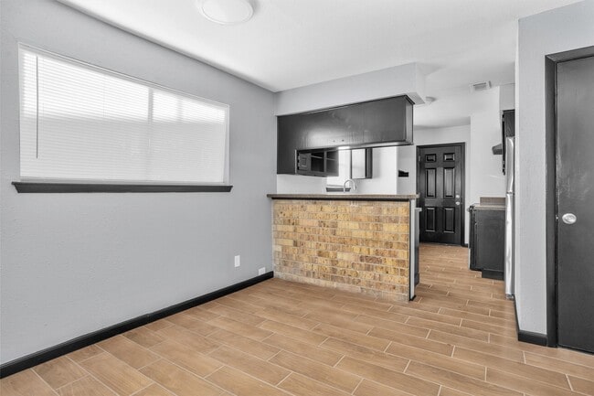 Photo - 1121 Lovett St