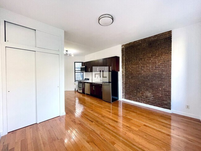 Large 1 Bedroom | 304 East 11th Street - Large 1 Bedroom | 304 East 11th Street Apartment Unit E5