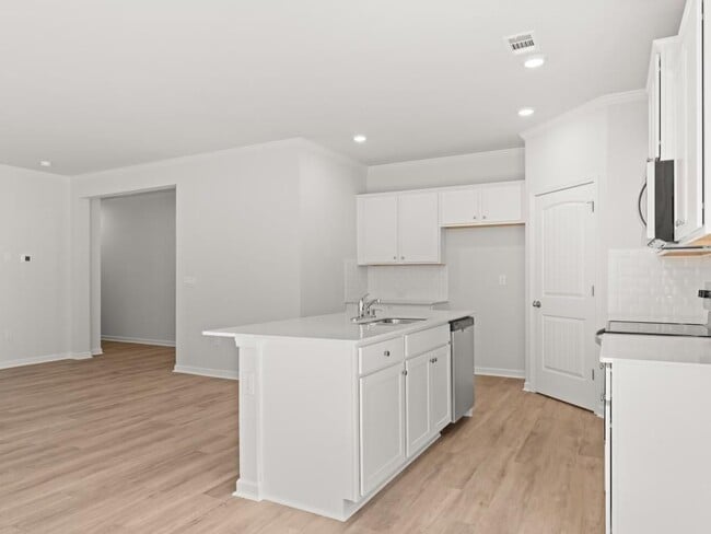 Photo - 102 Hughes Pl Dr