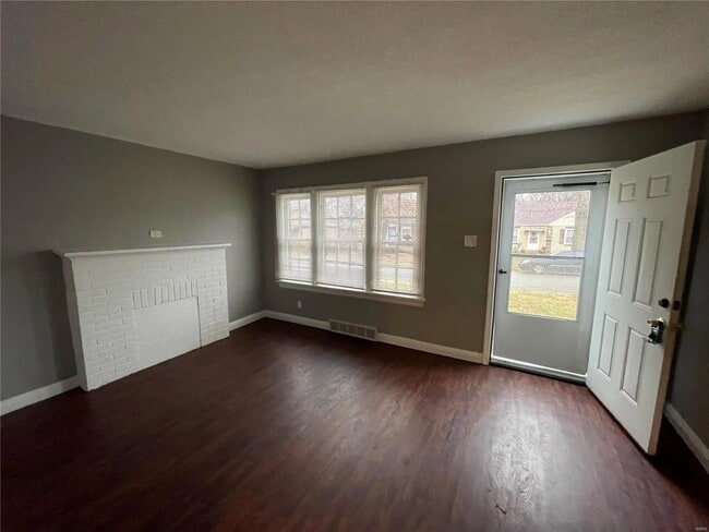 Photo - 207 Newell Dr