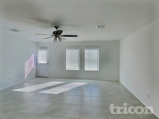 Photo - 1793 Courage Crk