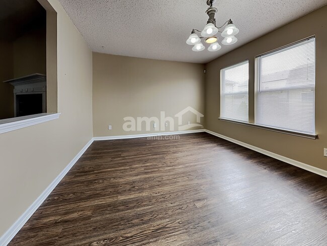 Photo - 2300 Shadowbrook Dr