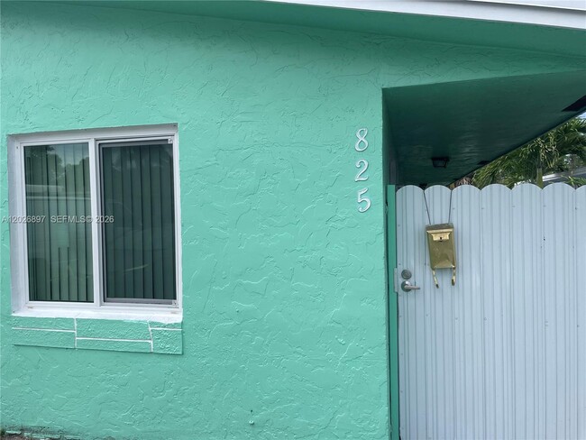 Photo - 825 SW 9th St Unit 1