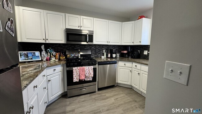 Photo - 3409 Whitney Ave Unit 6