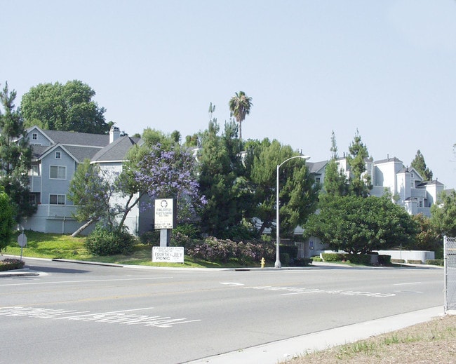 1501 N Brea Blvd