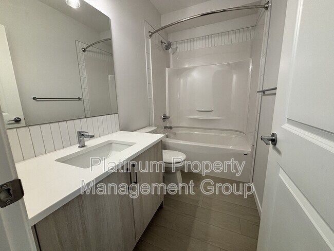 Photo - 45 Creekview Mnr SW