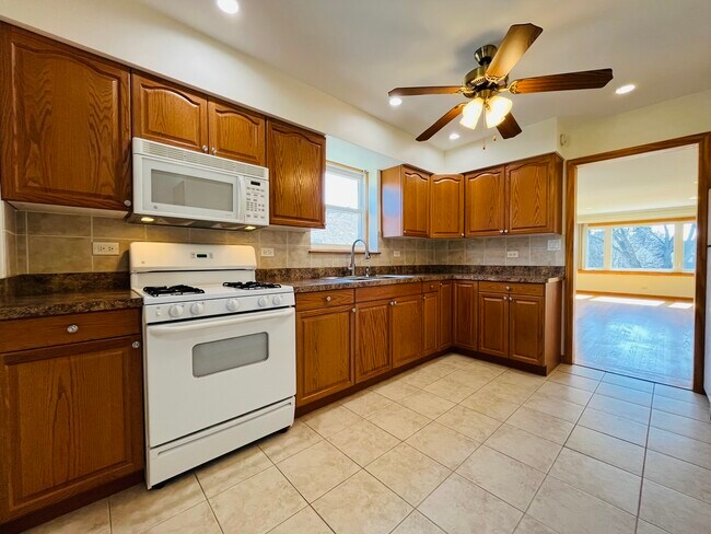 Photo - 5504 W Sunnyside Ave Unit 2