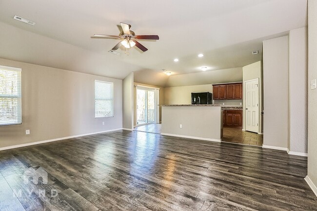 Photo - 2001 Honeycomb St