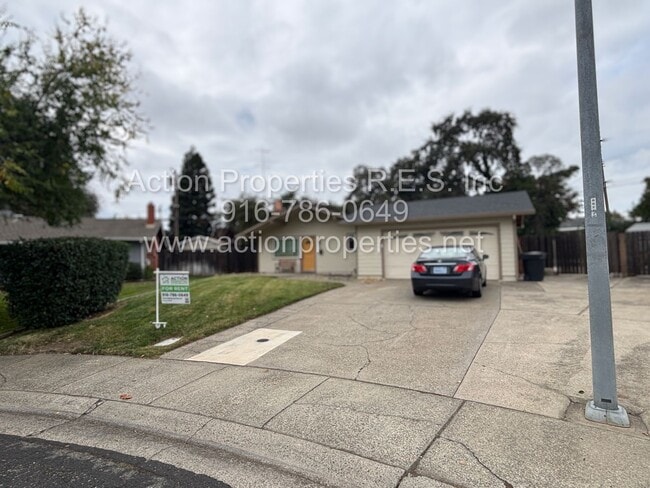 Building Photo - East Roseville, Sierra Gardens 3 Bedroom, ...