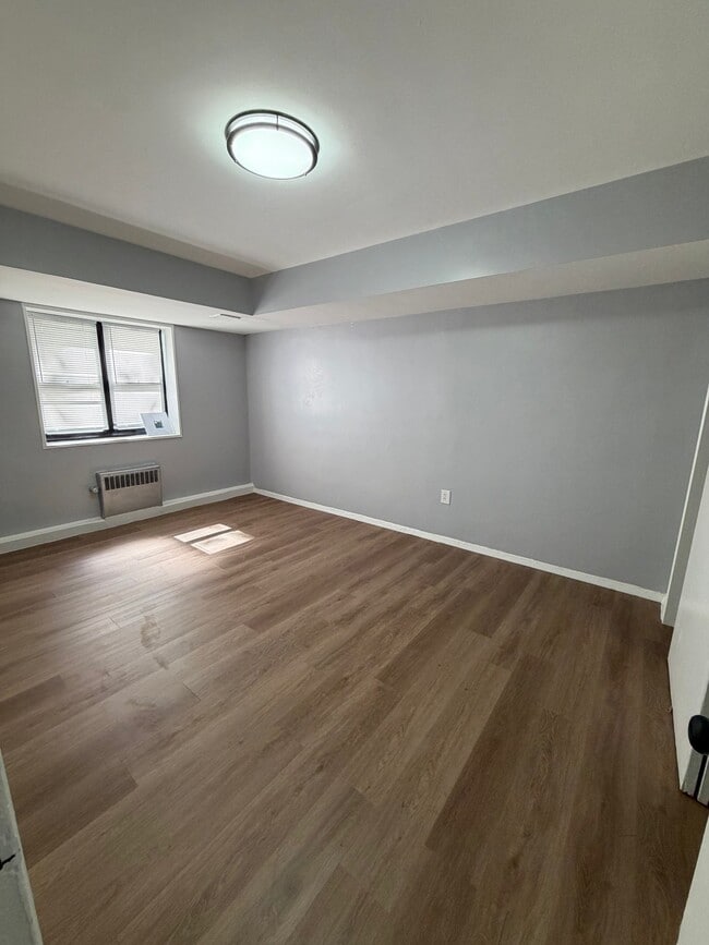 56 S Munn Ave Unit 1F
