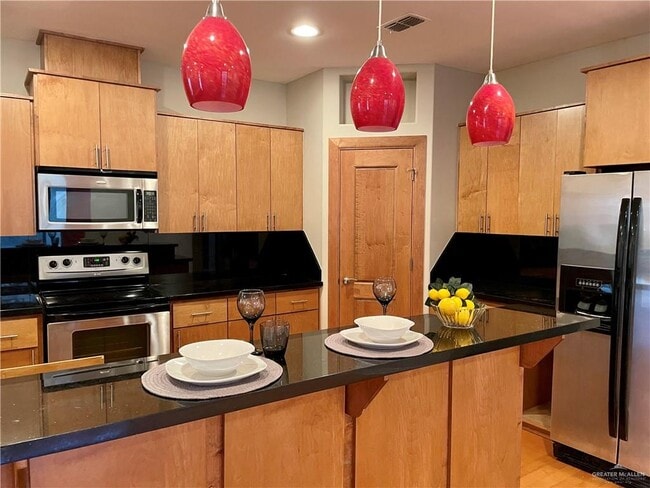 Photo - 20 E Thornhill Ave