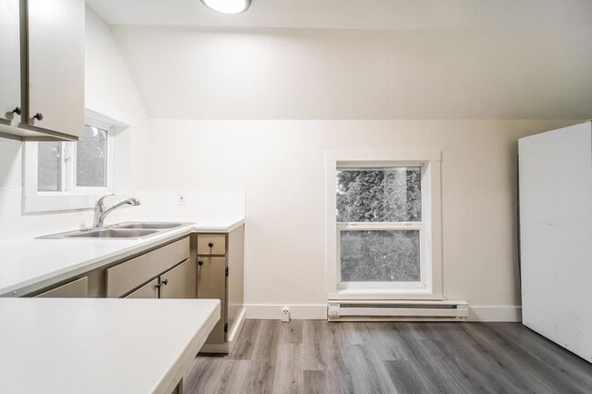 Photo - 135NE Unit A