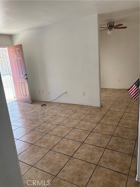 Photo - 5113 S H St