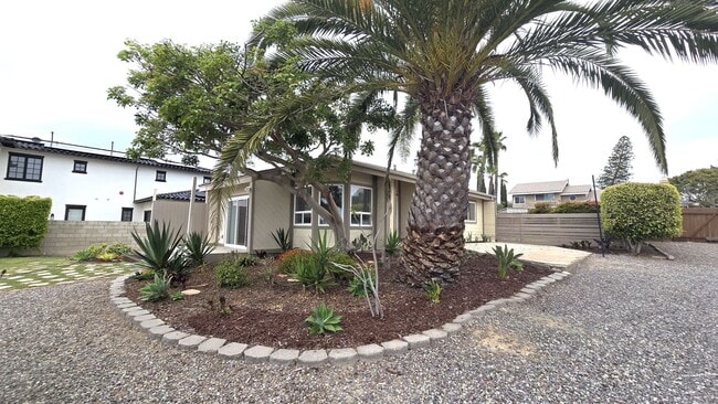 Photo - Unique, 2Bd/2BA Single Story House: Large Lot with Ocean/Sunset Views! Unit B