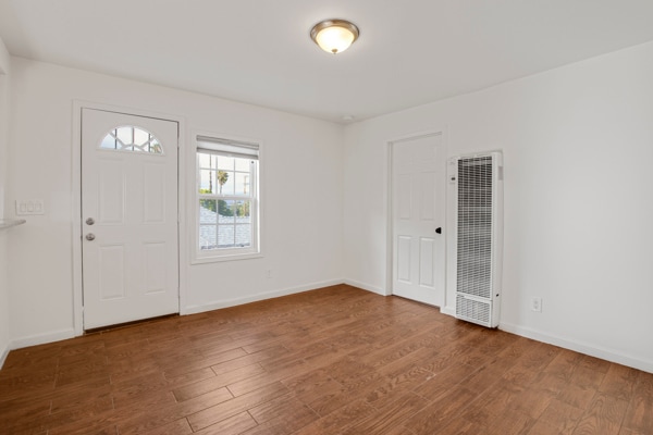 Building Photo - 6141 Marbrisa Ave Unit D
