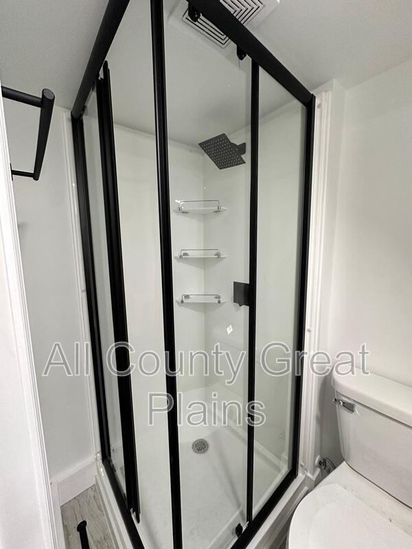 Photo - 4120 Adams St Unidad Studio Basement Apt