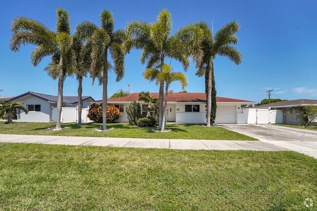 Building Photo - 600 NW 12th Ave Rental