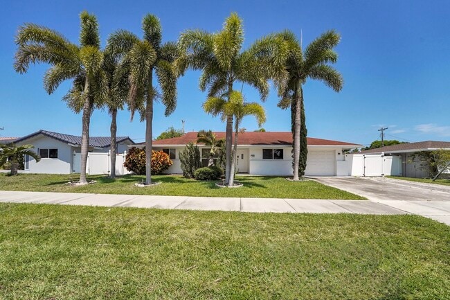 Photo - 600 NW 12th Ave House