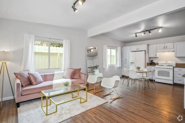 Building Photo - 728 Stepney Pl Rental
