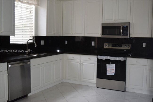 Photo - 991 Crestview Cir