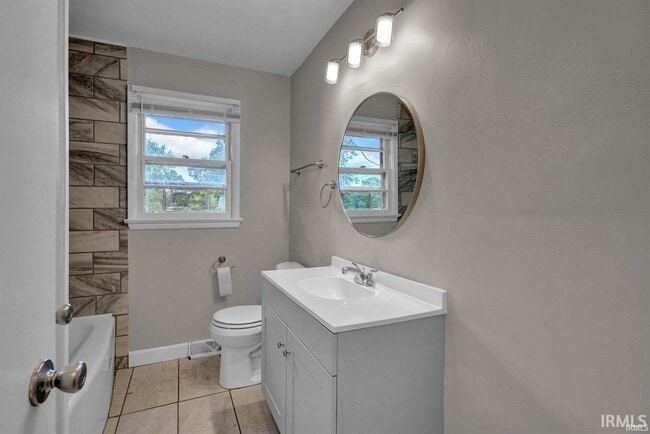 Photo - 522 W Green Rd