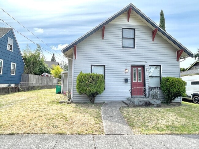 Building Photo - Vernon neighborhood Cape Cod style 3 bedro... Rental