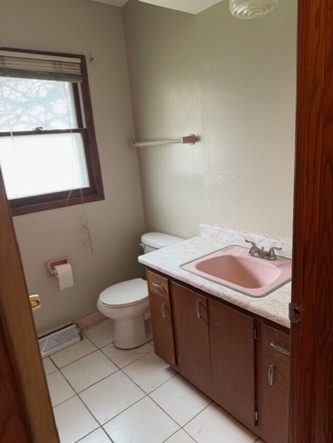 Photo - 7111-13 W Brentwood Ave Unidad 7113 W Brentwood Ave (Right Side)