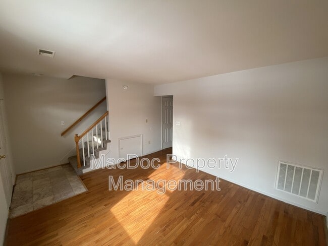 Photo - 212 Farrell Ln