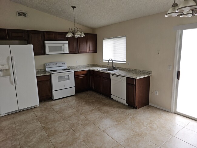 Photo - 311 Oak Ln Dr