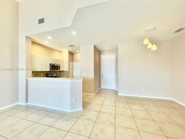 Photo - 4256 Liron Ave Unidad 203