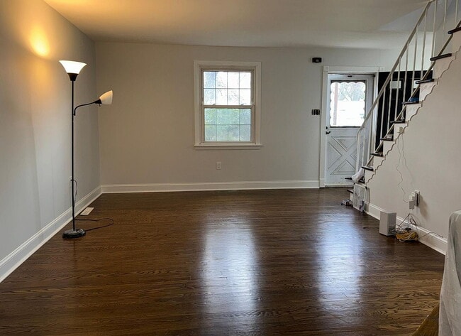 Building Photo - Single Family Home