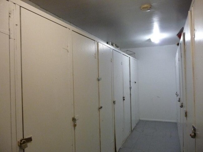 Photo - 1813 Hemlock Plz Unit 208