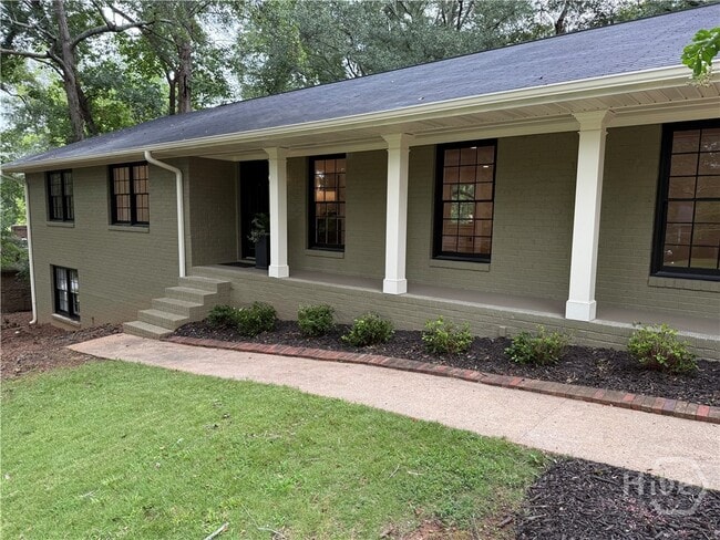 Photo - 185 Landor Dr